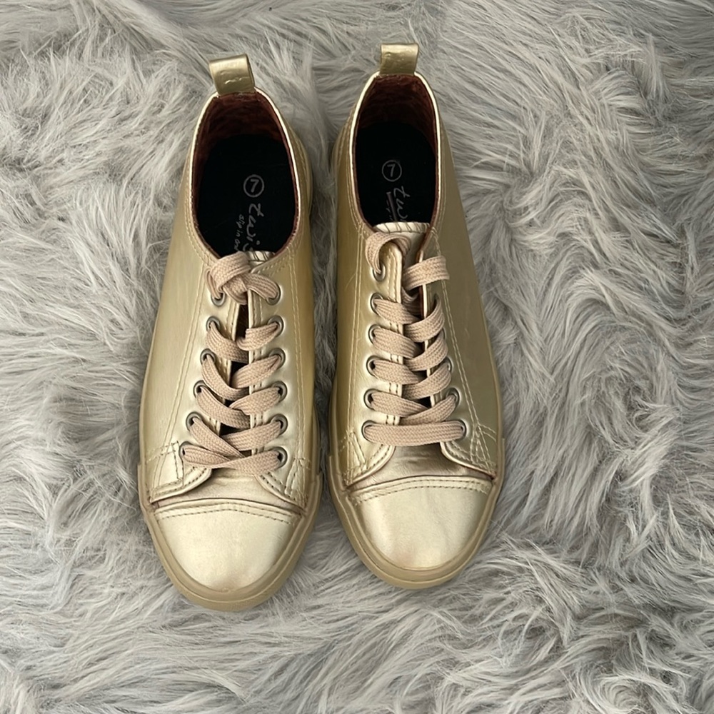 KIX Faux Leather Metallic Gold Sneakers by Twisted Sz Women Size 7